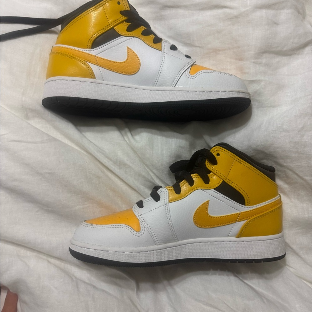 Nike/Jordan Kids Yellow & White High-Top Sneakers